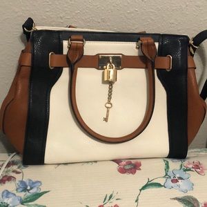 Shoulder bag